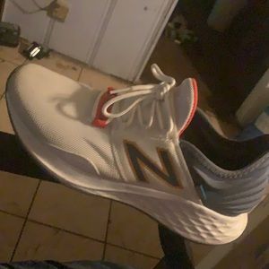 Men’s size 11 new balance shoes